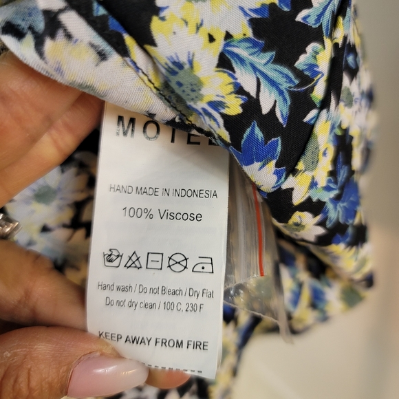 MOTEL FLORAL SHORT SLEEVE BUTTON DOWN RUFFLES ROMPER WOMENS SIZE XL - Picture 13 of 16